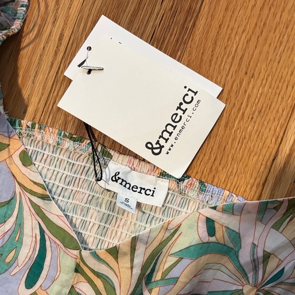 &MERCI small “Shannon Dress” Floral with Ruffled Sleeves, smocked waist, tiered - Picture 6 of 8